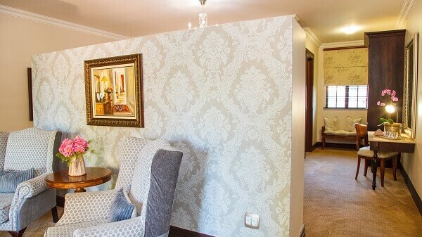 Pebble Tapestry – Premier Suite